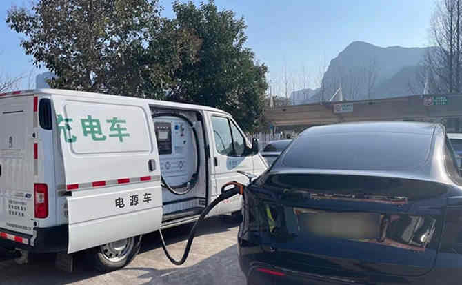 当涂汽车搭电